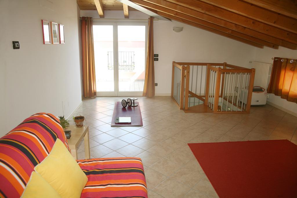 Villa Rosa Moniga del Garda Екстериор снимка